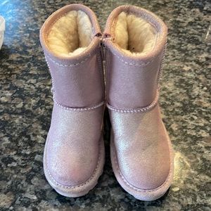 Toddler BearPaw fur boots - like new!